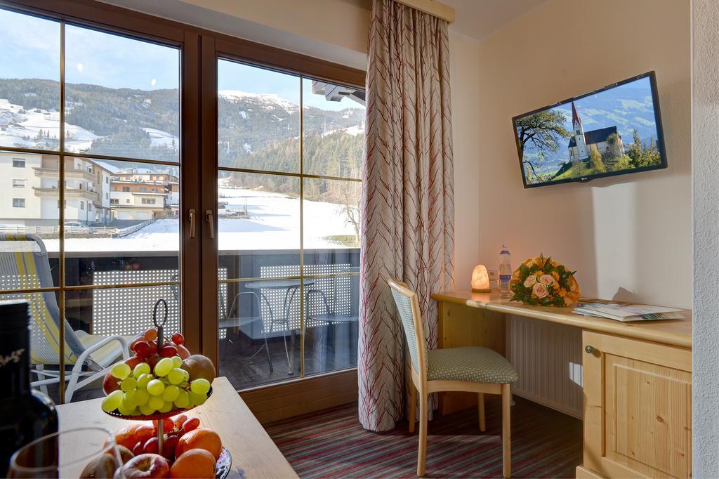 Wohlfuehlhotel Schiestl Fügen Kültér fotó