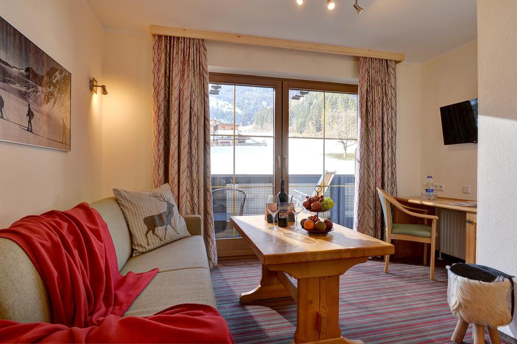 Wohlfuehlhotel Schiestl Fügen Kültér fotó